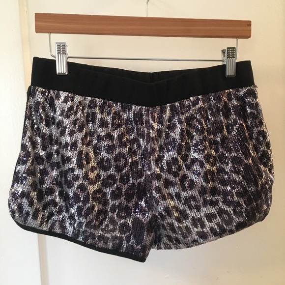Sequined cheetah shorts - Picture 2 of 4